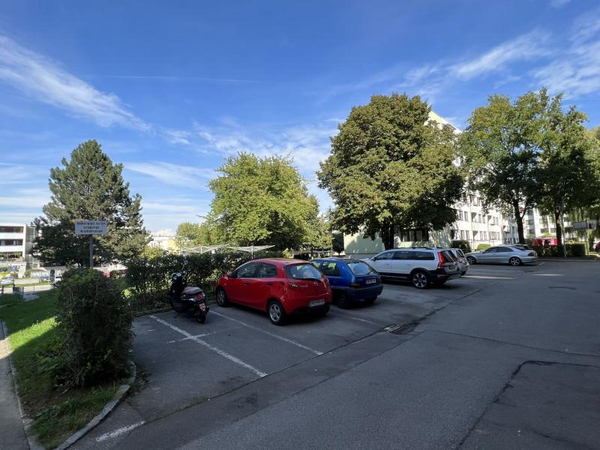 Parkplätze beim Haus