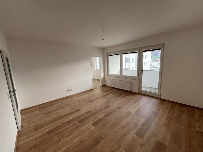 3-Raum-Wohnung mit Terrasse und Tiefgarage im Stadtteil Ennsleiten - Karl-Marx-Strasse 9/2