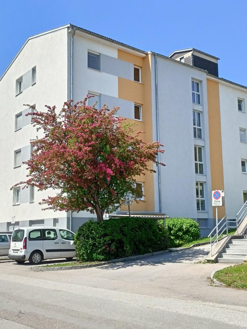 Möblierte 1-Raum-Wohnung in der Nähe zum Krankenhaus - Steinfeldstrasse 4
