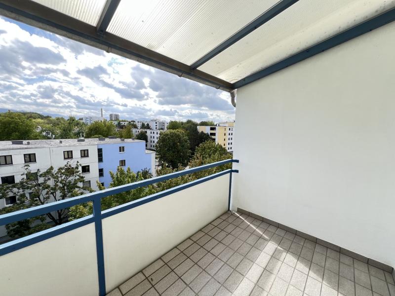 Barrierefreie 3-Raum-Wohnung mit Balkon und Tiefgarage  - Resthofstrasse 77/18